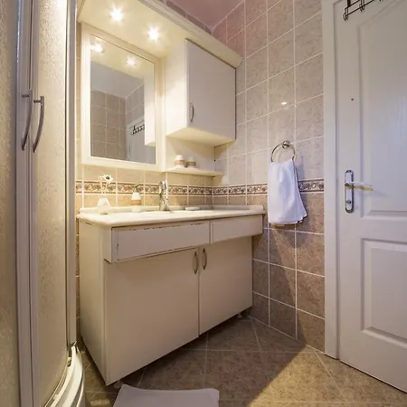 Nil Aparthotel